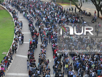 A giant line formed in the Anhangabaú Valley, in the center of the city of São Paulo, where job search is being promoted by the Secretariat...