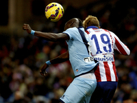 Atletico de Madrid's Spanish forward Fernando Torres and Rayo Vallecano´s Ghanaian midfielder player MOHAMMED FATAU during the Spanish Leagu...