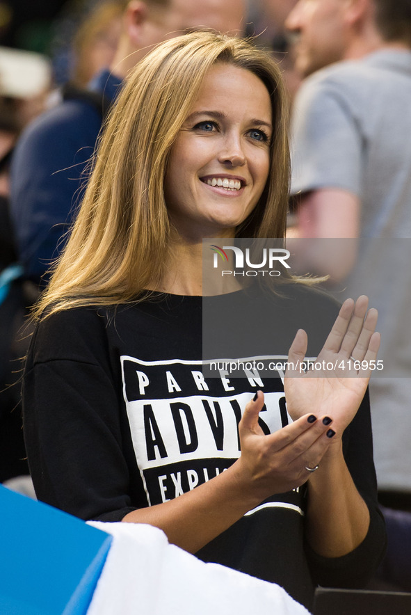 MELBOURNE, Feb. 1, 2015 () -- Andy Murray's fiancee Kim Sears arrives at Rod Laver Arena before his men's singles final match against Novak...