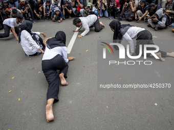 Jakarta, 01 May 2019 : Theatrical performance expressed the situation in Labors nowadays in Indonesia. Thousands of Labor filled Merdeka Bar...