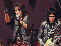 Alice Cooper (L) and Tommy Henriksen perform in concert at ACL Live on February 12, 2015 in Austin, Texas. (