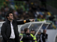 Sporting's head coach coach Marco Silva gestures during the Portuguese League  football match between Sporting CP and Gil Vicente FC at Jose...