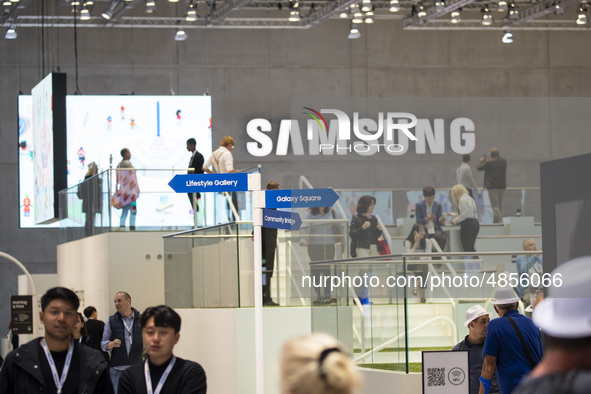 Visitors at the Samsung boot during the international electronics and innovation fair IFA in Berlin on September 11, 2019. 