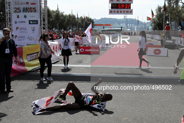 The british Mo Farah cross the finish line and fall down in the Lisbon Half-Marathon 2015 on the 22th of March, 2015 ( Photo by Pedro Fiúza/...