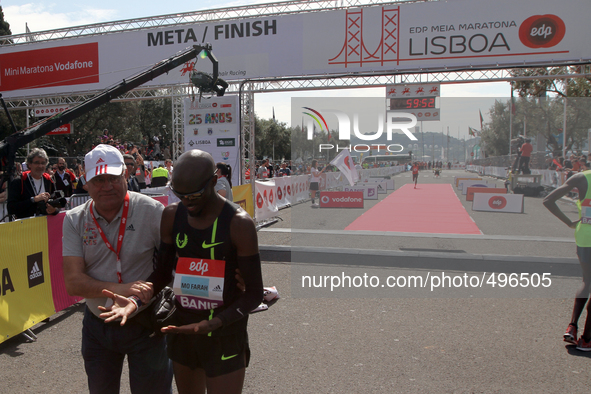 The british Mo Farah cross the finish line and fall down in the Lisbon Half-Marathon 2015 on the 22th of March, 2015 ( Photo by Pedro Fiúza/...