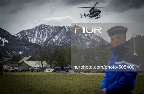 (150325) -- SEYNE, March 25, 2015 () -- A rescue helicopter sets off to the crash site of Germanwings Airbus A320 plane in the Alps in south...