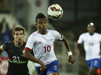 Cape Verde´s forward Heldon (R) vies with Portugal´s defender Cedric Soares during the Portugal vs Serbia friendly football match at Antonio...