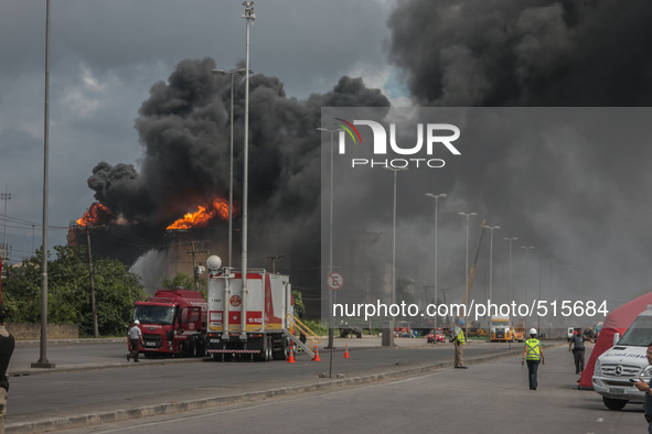 Fire at refinery Ultracargo reaches the 4th day with two tanks on fire on the morning of Monday, 6th April 2015, the Port region of the city...