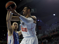 SPAIN, Madrid: Real Madrid's Mexican player Gustavo Ayon and Anadolu Efes´ Serbian player NENAD KRSTIC during the Turkish Airlines Euroleagu...
