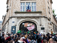 As many other high school all over in France,some students, with some parents and teachers, on 5 February 2020, blocked the high school Jule...