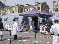 Behind the Padua hospital, in the vicinity of the Infectious Diseases department, a first aid point has been set up with a tent city to acco...