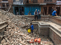 2 weeks after the powerful deadly earthquake, a view of the oldest city in Nepal, Bakthapur. (