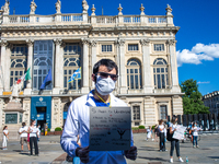 
Trainees in psychology protest in the city center to obtain recognition of the work done in hospitals during the COVID emergency and to gai...