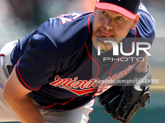 Minnesota Twins starter Mike Pelfrey pitches in the first inning of a baseball game against the Detroit Tigers in Detroit, Michigan USA, on...