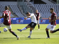 Alejandro Gomez of Atalanta BC scores his goal during the Serie A match between Torino FC and Atalanta BC at Stadio Olimpico di Torino on Se...