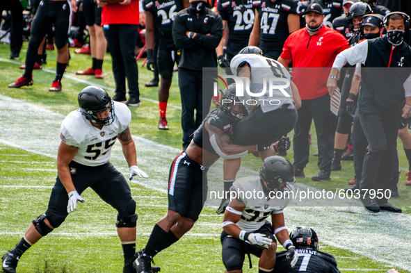 Army’s Javhari Bordeau (8) moves the ball upfield during an NCAA college football game at Nippert Stadium between the University of Cincinna...
