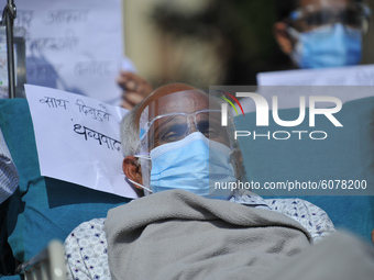 Dr. Govinda KC arrive to ends 19th hunger strike on 28th day on Sunday, October 11, 2020 by drinking juice from a sanitation staffer Bikash...