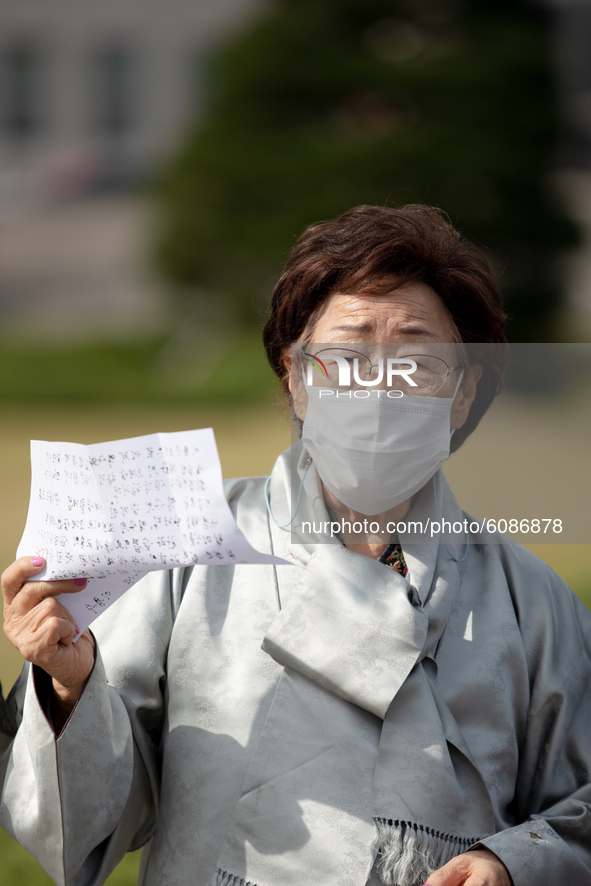 The Japanese military comfort women victim, Lee Yong-soo, holds a press conference at the Yeouido National Assembly urging the withdrawal of...