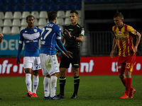 Daniele Dessena of Brescia protest with the referee during the match between Brescia and Lecce for the Serie B at Stadio Mario Rigamonti, Br...