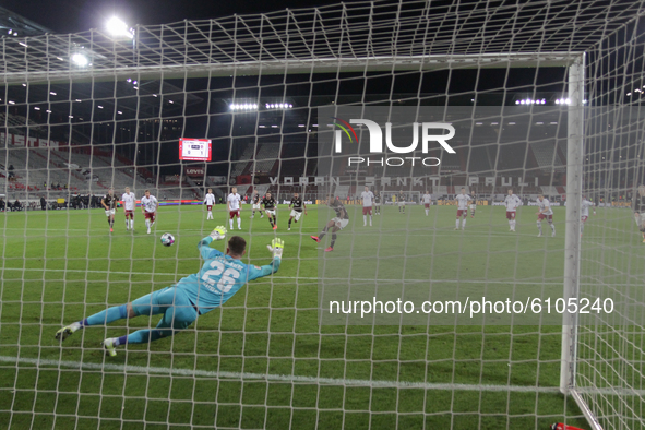 Rodrigo Zalazar of FC St. Pauli scores his team's first goal during the Second Bundesliga match between FC St. Pauli and 1. FC Nuernberg at...