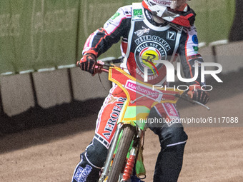 
Ben Woodhull pulls up after losing his steel shoe and is unable to slide the bike during the Peter Craven Memorial Trophy at the National S...