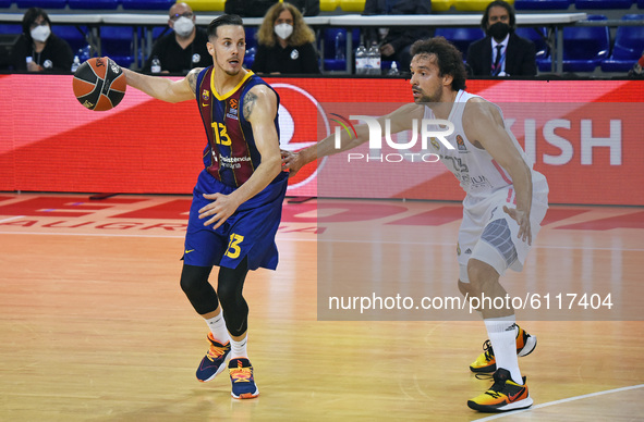 Thomas Heurtel and Sergio Llull during the match between FC Barcelona and Real Madrid, corresponding to the week 5 of the Euroleague, played...