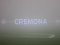 Led into the fog during the Serie BKT match between Cremonese and Vicenza at Stadio Giovanni Zini on November 7, 2020 in Cremona, Italy. (