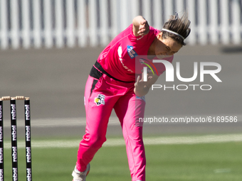 Ellyse Perry of the Sixers bowls during the Women's Big Bash League WBBL match between the Sydney Sixers and the Perth Scorchers at Hurstvil...