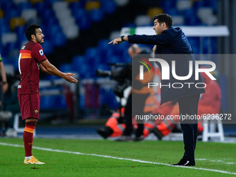 Paulo Fonseca manager of AS Roma gives instructions to Pedro of AS Roma during the Serie A match between SSC Napoli and AS Roma at Stadio Sa...