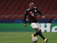 Douglas Costa of Bayern controls the ball during the UEFA Champions League Group A stage match between Atletico Madrid and FC Bayern Muenche...