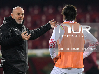 Stefano Pioli manager of AC Milan gives instructions to Sandro Tonali of AC Milan during the Serie A match between Benevento Calcio and AC M...
