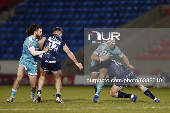 Worchesters Ashley Beck is tackled by Sales 16. Curtis      during the Gallagher Premiership match between Sale Sharks and Worcester Warrior...