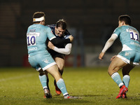  `Sales Tom Roebuck is tackled by Worchesters Duncan Weir     during the Gallagher Premiership match between Sale Sharks and Worcester Warri...