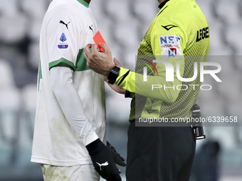 Pedro Obiang of US Sassuolo and Referee Davide Massa during the Serie A match between Juventus and US Sassuolo at Allianz Stadium  on Januar...