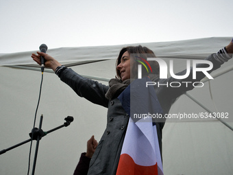 An actress thanks the public after her lecture. The NGO D.A.L. (ie Right To Housing) organized an happening near a squat they opened some ye...