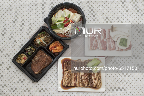 In this food picture is Coupang's delivery franchise company  Coupang Eats instant and meal kit items. All food packing materials is Plastic...