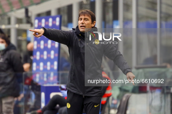 Antonio Conte head coach of FC Internazionale gestures during the Serie A match between FC Internazionale  and Cagliari Calcio at Stadio Giu...