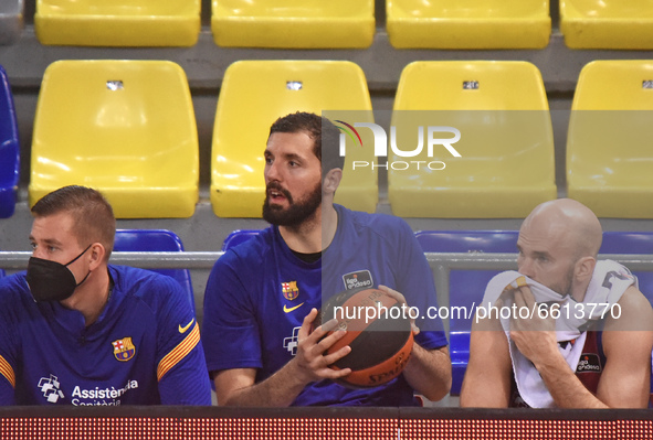 Nikola Mirotic and Nick Calathes during the match between FC Barcelona and Real Madrid, corresponding to the week 30 of the Liga Endesa, pla...