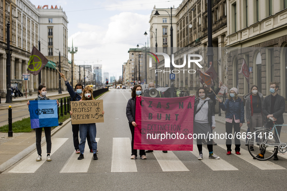 Climate activists gathered in a few places in Warsaw, Poland, forming short - 5 minutes long only - roadblocks. The aim was to raise awarene...