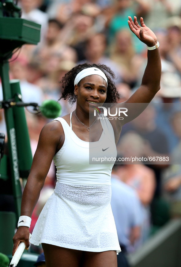 LONDON, July 2, 2015 () --  Serena Williams of the United States waves to audience after beating Timea Babos of Hungary during the women's s...