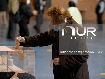 
A great number of citizen arrive to cast their votes during the Madrid regional elections in Madrid on 04th May, 2021.
 (