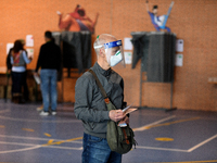 
A great number of citizen arrive to cast their votes during the Madrid regional elections in Madrid on 04th May, 2021.
 (