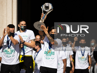 João Matos show the Cup to the Supporters, on May 4, in Lisbon, Portugal.
The Futsal Team of Sporting Clube de Portugal  was received at the...