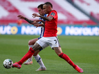 Everton of SL Benfica (R ) vies with Otavio of FC Porto during the Portuguese League football match between SL Benfica and FC Porto at the L...
