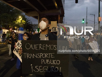 Persons take part during a demonstration demand safe public transport  and in  memory of the victims that lost their lives due the Mexico Ci...