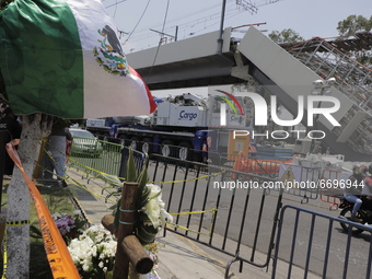 Emergency zone where on Monday night, May 3, a column collapsed between the Tezonco and Olivos stations in Mexico City, where 26 people died...