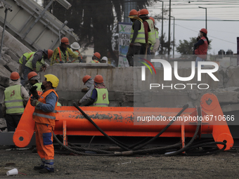 Emergency work and debris removal at ground zero between Tezonco and Olivos stations on Line 12 of the Metro Collective Transport System in...