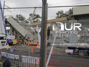 Emergency work and debris removal at ground zero between Tezonco and Olivos stations on Line 12 of the Metro Collective Transport System in...