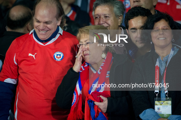 SANTIAGO, July 5, 2015 () -- Chilean President Michelle Bachelet (C) celebrates Chile's victory after the final match of the Copa America Ch...
