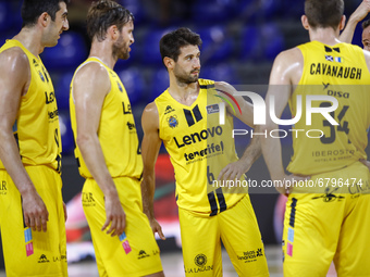06 Bruno Fitipaldo of Lenovo Tenerife with his team during the Liga ACB playoff 3rd match of the semi final between FC Barcelona and Lenovo...